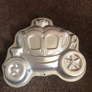 Used 2008 Princess Carriage Cake Pan